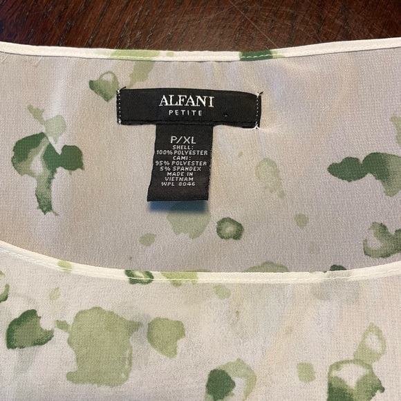 Alfani Petite Green Leaf Bubble Hem Flute Sleeve Blouse - Picture 5 of 9